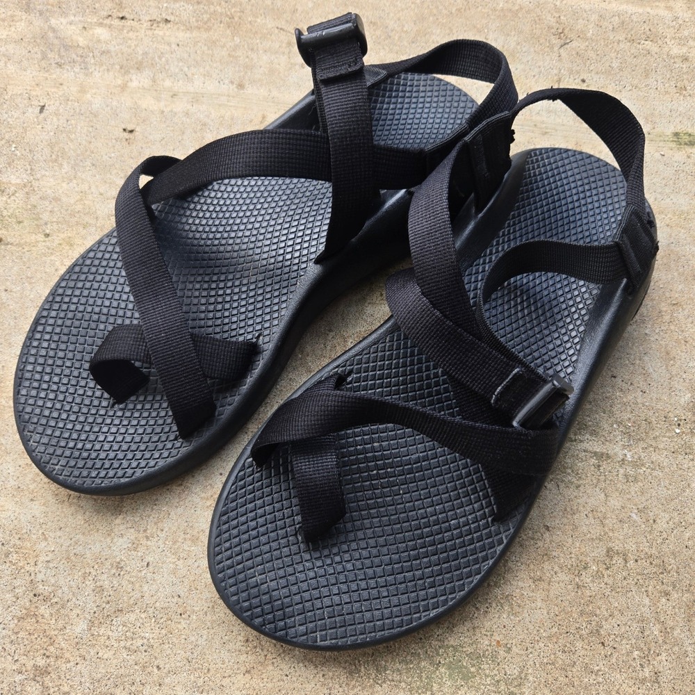 Chacos Z2 Classic Mens Sandals Black Athletic Hiking Water Shoes Toe Loop Sz 10